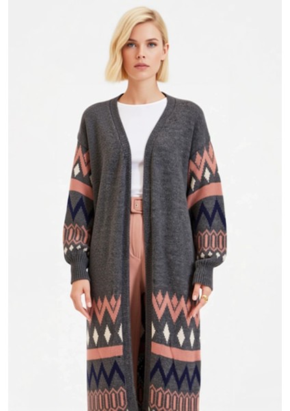 Kadın Uzun Jakarlı Triko Hırka Rahat Kesim Etnik Desenli Balon Kol Detayı Açık Ön Tasarım Şık fırsatları