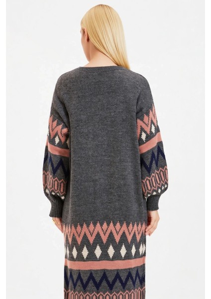 Kadın Uzun Jakarlı Triko Hırka Rahat Kesim Etnik Desenli Balon Kol Detayı Açık Ön Tasarım Şık indirimleri