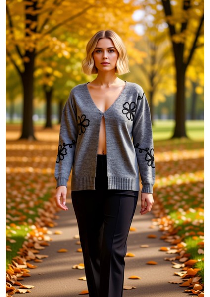 Kadın V Yaka Çiçek Nakışlı Triko Hırka Rahat Kesim Uzun Kollu Şık ve Konforlu Günlük Giyim