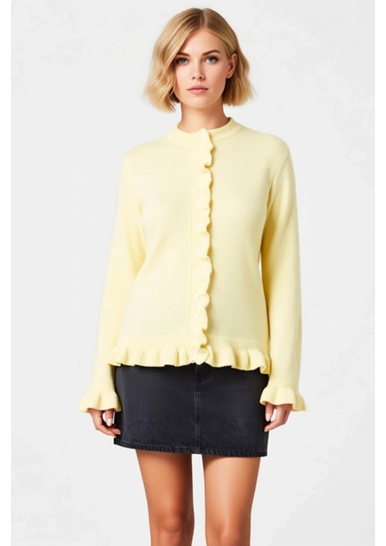 Kadın Volan Detaylı Yumuşak Dokulu Düğmeli Örme Hırka Rahat Kalıp Günlük Şıklık Sunar Spor fırsatları