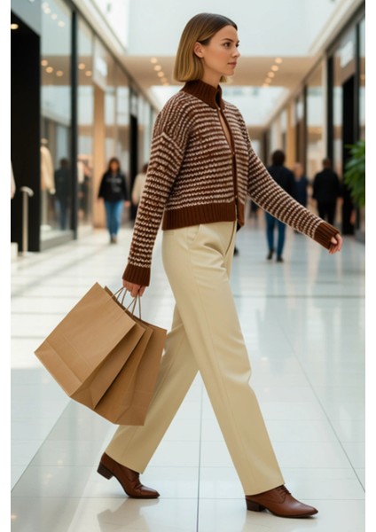 Kadın Sıcak Tutan Oversize Crop Dik Yaka Geometrik Örgü Desenli Uzun Kollu Triko Hırka Kış modelleri