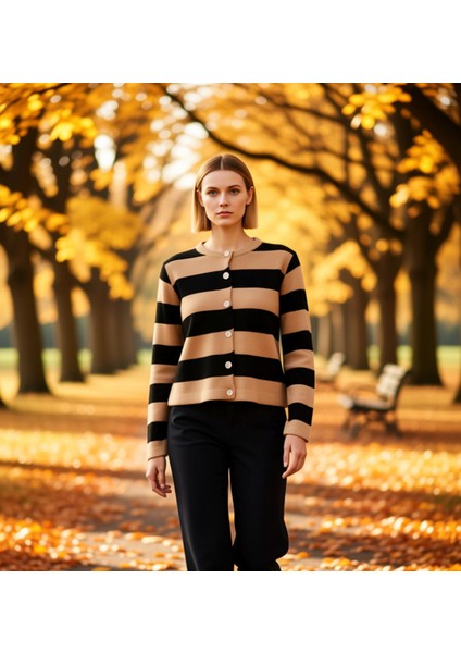 Kadın Çizgili Bisiklet Yaka Düğmeli Triko Hırka Konforlu Regular Kesim Günlük Stilinize Özel Bir