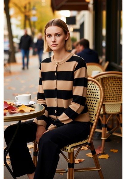 Kadın Çizgili Bisiklet Yaka Düğmeli Triko Hırka Konforlu Regular Kesim Günlük Stilinize Özel Bir fiyatları