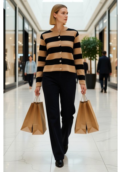 Kadın Çizgili Bisiklet Yaka Düğmeli Triko Hırka Konforlu Regular Kesim Günlük Stilinize Özel Bir modelleri