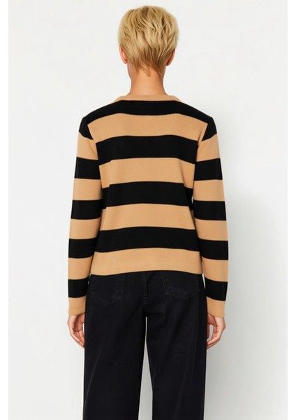 Kadın Çizgili Bisiklet Yaka Düğmeli Triko Hırka Konforlu Regular Kesim Günlük Stilinize Özel Bir indirimleri