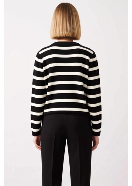 Kadın Çizgili Bisiklet Yaka Düğmeli Triko Hırka Konforlu Regular Kesim Günlük Stilinize Özel Bir indirimleri