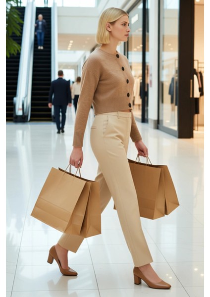 Kadın Oversize Düğmeli Crop Triko Hırka Yumuşak Dokusuyla ve Rahatlığı Bir Arada Sunar Şık modelleri