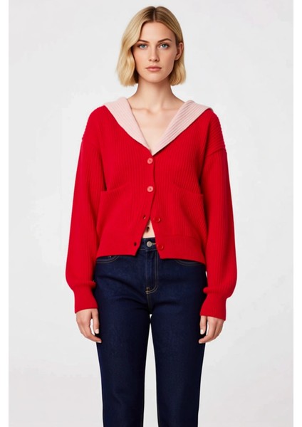 Kadın Devrik Yakalı Renk Bloklu Yumuşak Dokulu Triko Hırka Günlük Şıklık ve Konfor Estetik fırsatları