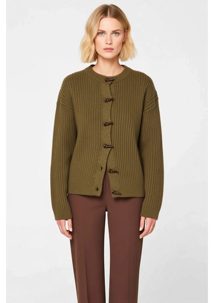 Kadın Ribanalı Dokulu Triko Hırka Düğme Detaylı Rahat ve Şık Görünüm Sunan Örgü Tasarım Spor fırsatları