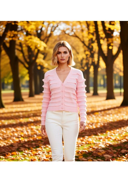 Kadın Yumuşak Dokulu Katmanlı V Yaka Triko Hırka Özgün Katmanlı Tasarımıyla Göz Alıcı ve Konforlu