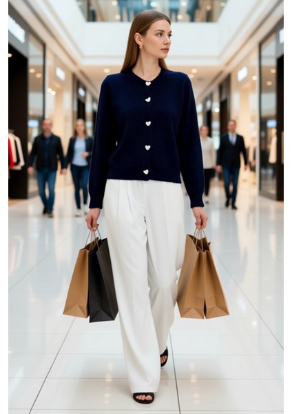 Kadın Yumuşak Dokulu Kalp Düğmeli Triko Hırka Ceket Görünümüyle Şıklık ve Konforu Birleştiriyor modelleri