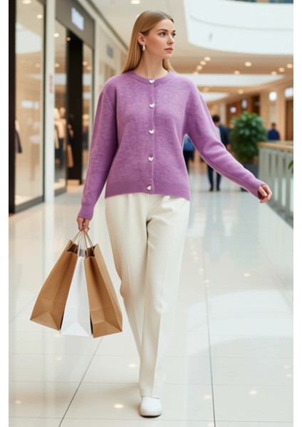 Kadın Yumuşak Dokulu Kalp Düğmeli Triko Hırka Ceket Görünümüyle Şıklık ve Konforu Birleştiriyor modelleri