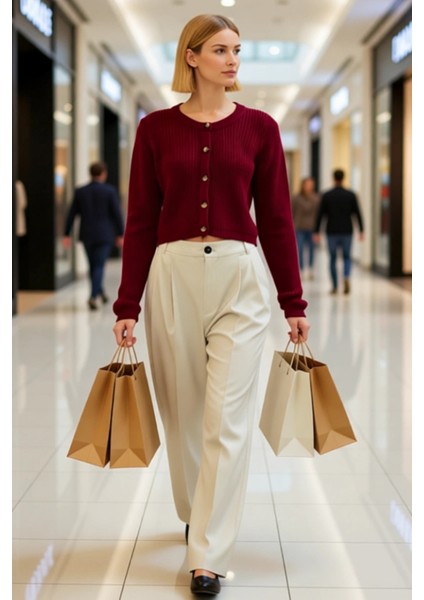 Kadın Regular Kalıp Triko Hırka Uzun Kollu ve Bisiklet Yaka Detaylarıyla Konforlu Bir Parça modelleri