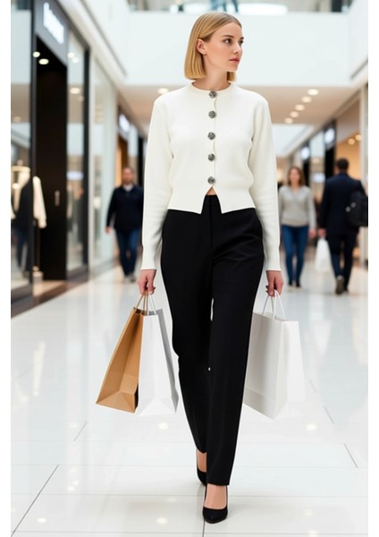 Kadın Regular Kalıp Gül Düğmeli Crop Triko Hırka Ceket Görünümlü Modern Şıklık Sunumu Spor modelleri