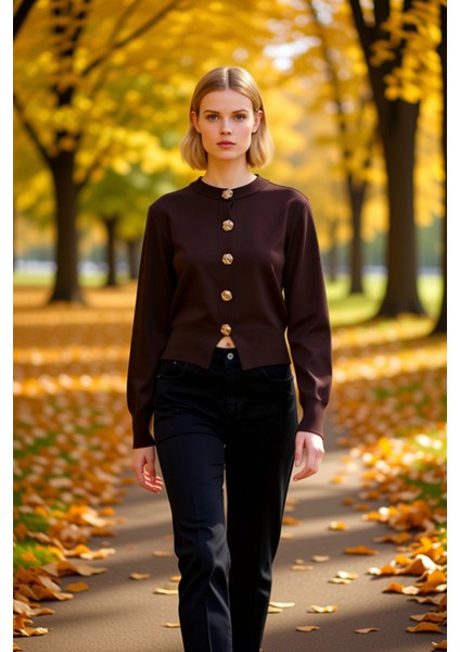 Kadın Regular Kalıp Gül Düğmeli Crop Triko Hırka Ceket Görünümlü Modern Şıklık Sunumu Spor