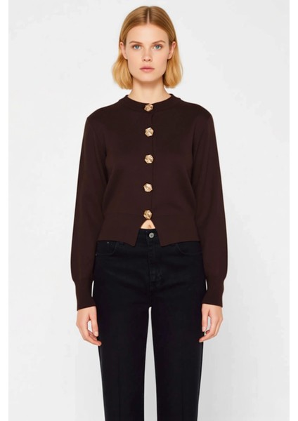 Kadın Regular Kalıp Gül Düğmeli Crop Triko Hırka Ceket Görünümlü Modern Şıklık Sunumu Spor fırsatları