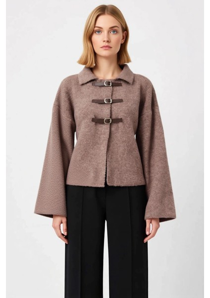 Kadın Polo Yaka Toka Detaylı Düşük Kol Yumuşak Dokulu Triko Hırka Ceket ve Modern Konforu Şık modelleri