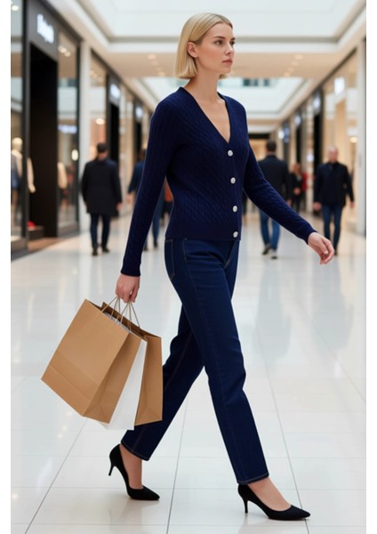 Kadın Yumuşak Dokulu V Yaka Saç Örgü Desenli Parlak Düğme Detaylı Uzun Kollu Rahat Triko Hırka modelleri