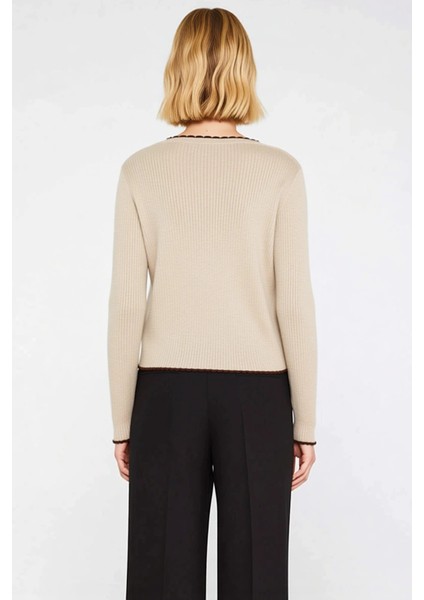 Kadın Fitilli V Yaka Kontrast Detaylı Crop Triko Hırka Şık ve Rahat Günlük Kombinlerin Tamamlayıcısı indirimleri