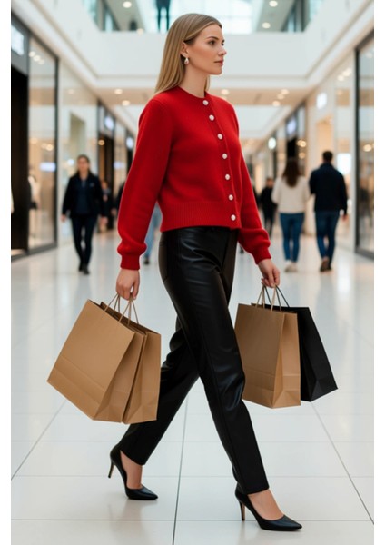 Kadın Yumuşak Dokulu Mücevher Düğmeli Crop Triko Hırka Günlük Şıklık ve Konfor Sunan Zarif Bir Seçim modelleri