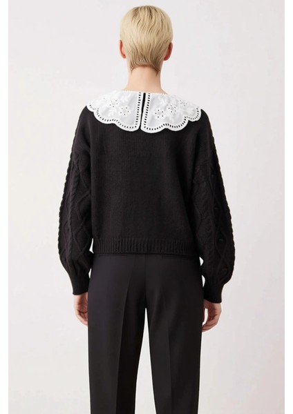 Kadın Yumuşak Dokulu Saç Örgü Desenli Nakış Detaylı Yakalı Düğmeli Uzun Kollu Triko Hırka Şık indirimleri