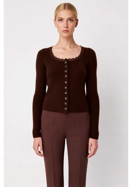 Kadın Crop Dantel Detaylı Kare Yaka Fitilli Triko Hırka Düğmeli Uzun Kollu Şık Tasarım Günlük fırsatları