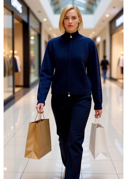 Kadın Fermuarlı Dik Yaka Papatya Detaylı Triko Hırka Günlük Şıklık ve Konfor Sunan Zarif Bir Parça modelleri