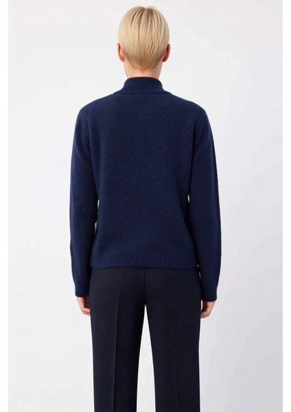 Kadın Fermuarlı Dik Yaka Papatya Detaylı Triko Hırka Günlük Şıklık ve Konfor Sunan Zarif Bir Parça indirimleri