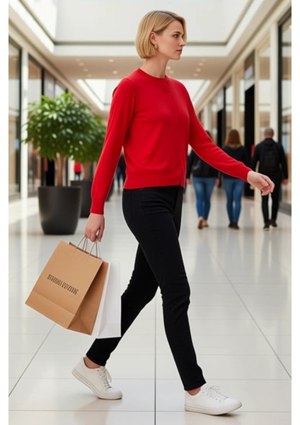 Kadın Zamansız Şıklık Sunan Klasik Düğmeli Hırka Konforlu %100 Pamuk Örgü Tasarım Günlük Kullanım modelleri