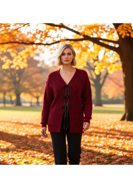 Kadın V Yaka Örgü Desenli Bağlamalı Uzun Kollu Regular Kalıp Cepli Triko Hırka Günlük Şıklık