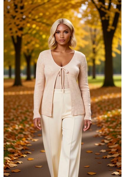 Kadın V Yaka Bağlama Detaylı Ince Triko Hırka ve Atlet Takımı Modern Kesim Gün Boyu Günlük