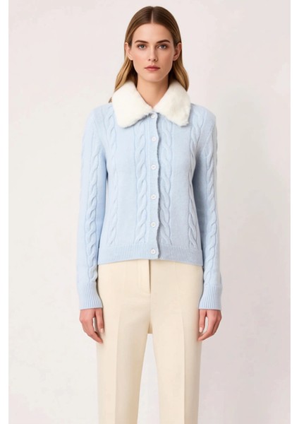 Kadın Crop Kürk Yakalı Saç Örgü Triko Hırka Kış Gardırobunuzun Konforlu ve Zamansız Bir Parçası fırsatları