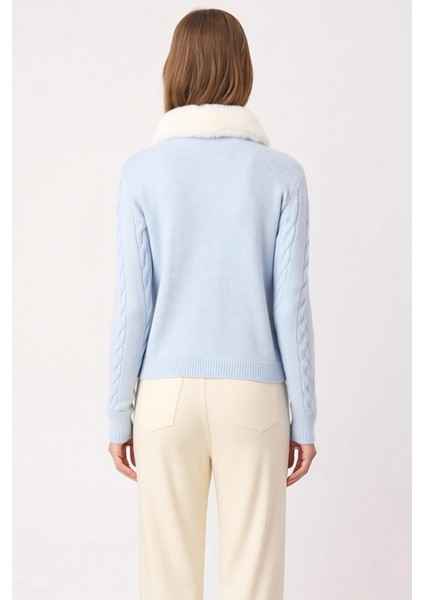 Kadın Crop Kürk Yakalı Saç Örgü Triko Hırka Kış Gardırobunuzun Konforlu ve Zamansız Bir Parçası indirimleri