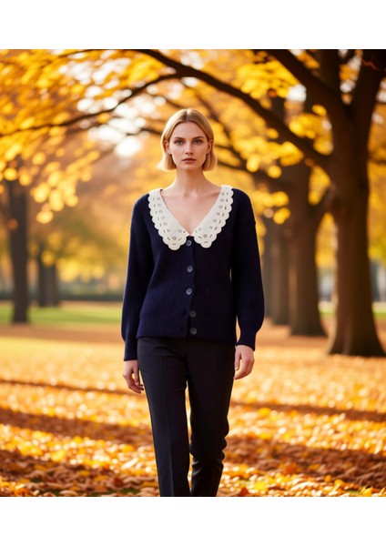 Kadın Gömlek Yaka Garnili Işlemeli Detaylara Sahip Yumuşak Dokulu Geniş Kalıp Balon Kol Triko Hırka