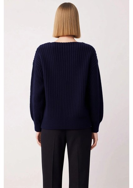 Kadın Gömlek Yaka Garnili Işlemeli Detaylara Sahip Yumuşak Dokulu Geniş Kalıp Balon Kol Triko Hırka indirimleri