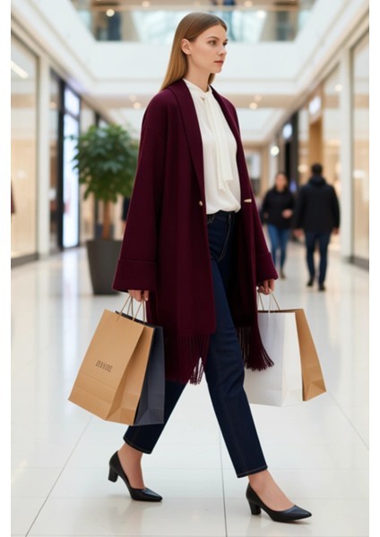 Kadın Rahat Kesim Şık Triko Hırka Gold Detaylı Püsküllü Tasarım Uzun Kollu Ceket Yaka Konforlu modelleri