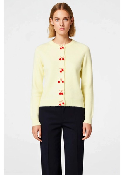 Kadın Bisiklet Yaka Reglan Kol Kiraz Detaylı Düğmeli Triko Hırka Casual Kombinlerin Vazgeçilmezi fırsatları