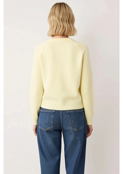 Kadın Bisiklet Yaka Reglan Kol Kiraz Detaylı Düğmeli Triko Hırka Casual Kombinlerin Vazgeçilmezi indirimleri