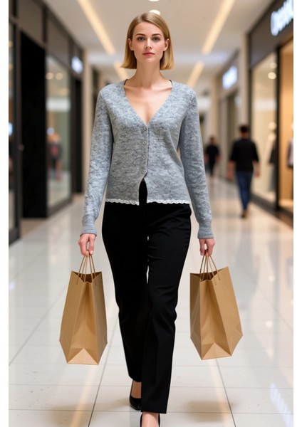 Kadın Gardırobunun Vazgeçilmezi Konforlu V Yaka Uzun Kollu Dantel Garnili Triko Hırka Spor modelleri