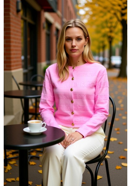 Kadın Dokulu Bisiklet Yaka Crop Triko Hırka Uzun Kollu Şık Düğmeli Rahat Kalıp Günlük Şıklık Sunar fiyatları