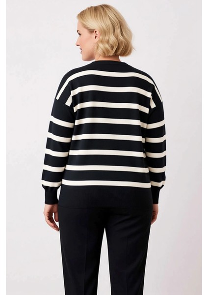 Kadın Çizgili V Yaka Düğmeli Uzun Kollu Triko Hırka Rahat Kesim Günlük Şıklık ve Konforlu Tasarım indirimleri