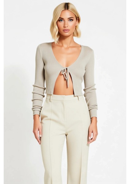Kadın Bağlama Detaylı Crop Triko Bluz ve Hırka Takımı Bahar Kombinlerinin Şık ve Rahat Parçası fırsatları