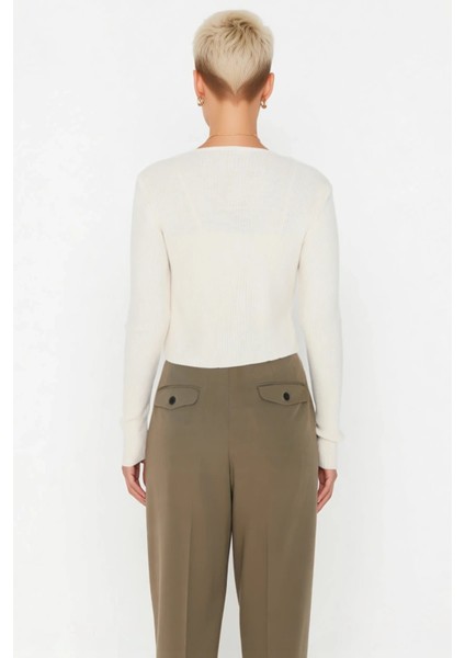 Kadın Bağlama Detaylı Crop Triko Bluz ve Hırka Takımı Bahar Kombinlerinin Şık ve Rahat Parçası indirimleri