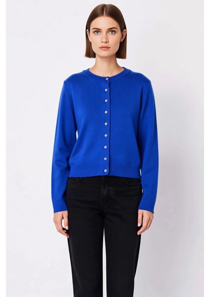 Kadın Giyim Koleksiyonu Düğme Detaylı Uzun Kollu Triko Hırka Günlük Tamamlayan Bir Parça Şık modelleri