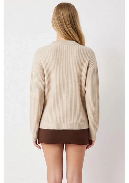 Kadın Ribanalı Dokulu Triko Hırka Düğme Detaylı Rahat ve Şık Görünüm Sunan Örgü Tasarım Spor fırsatları