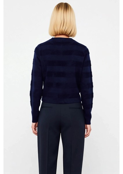 Kadın Dokulu Bisiklet Yaka Crop Triko Hırka Uzun Kollu Şık Düğmeli Rahat Kalıp Günlük Şıklık Sunar indirimleri