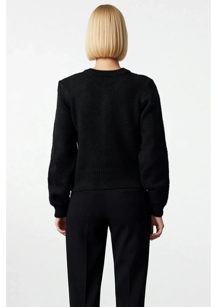 Kadın Yumuşak Dokulu Mücevher Düğmeli Crop Triko Hırka Günlük Şıklık ve Konfor Sunan Zarif Bir Seçim indirimleri