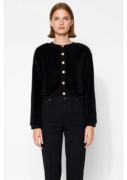 Kadın Peluş Dokulu Örme Crop Hırka Gold Düğme Detaylı Bisiklet Yaka Düşük Kol Modern Şıklık Sunar fırsatları