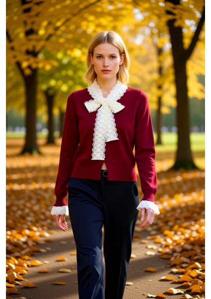 Kadın Dantel Detaylı Bağlamalı Yaka Crop Kesim Triko Hırka Günlük ve Özel Anlar Şık Bir Dokunuş