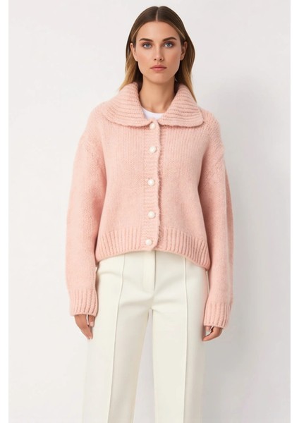 Kadınların Kış Gardıroplarına Sıcaklık ve Katan Düşük Kollu Polo Yaka Oversize Crop Triko Hırka fırsatları